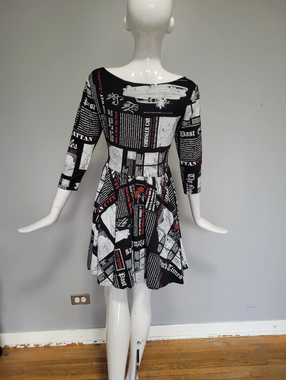 By o La La Vintage-Inspired Newspaper Print Fit & Flare Dress, VGUC, Size M - Picture 4 of 10